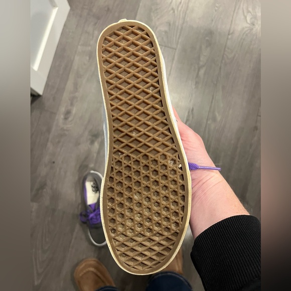 Vans tennis shoes. Purple and grey. Women’s size 8.5, Men’s size 7 - Picture 5 of 6